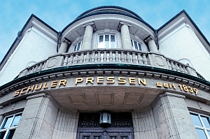 Eingangsfassade des Sitz der Firma Schuler in Göppingen